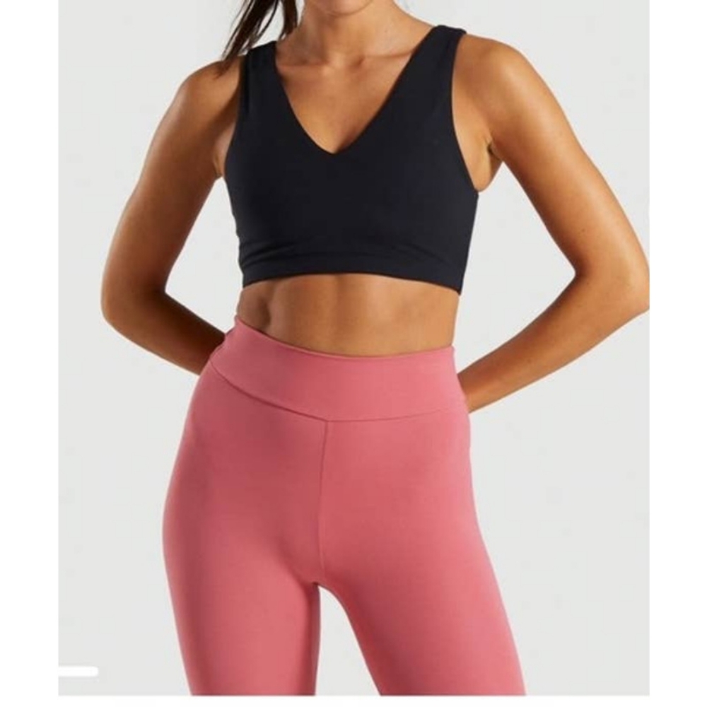 Gymshark Solo Sports Bra in Black Size Small